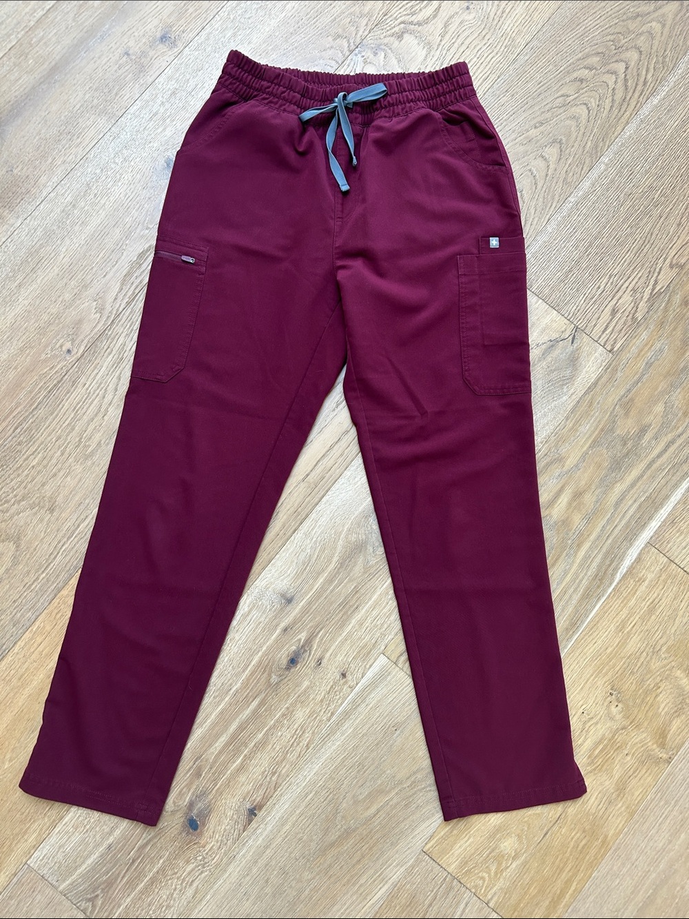 Figs Women's Scrub Pants in Burgundy high waist size medium